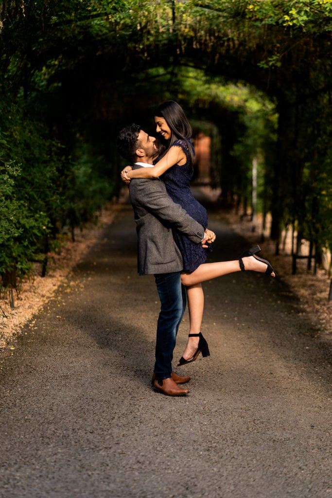 Lovers in intimate moment captured at Hampton Court Palace | Pre Wedding Shoot
