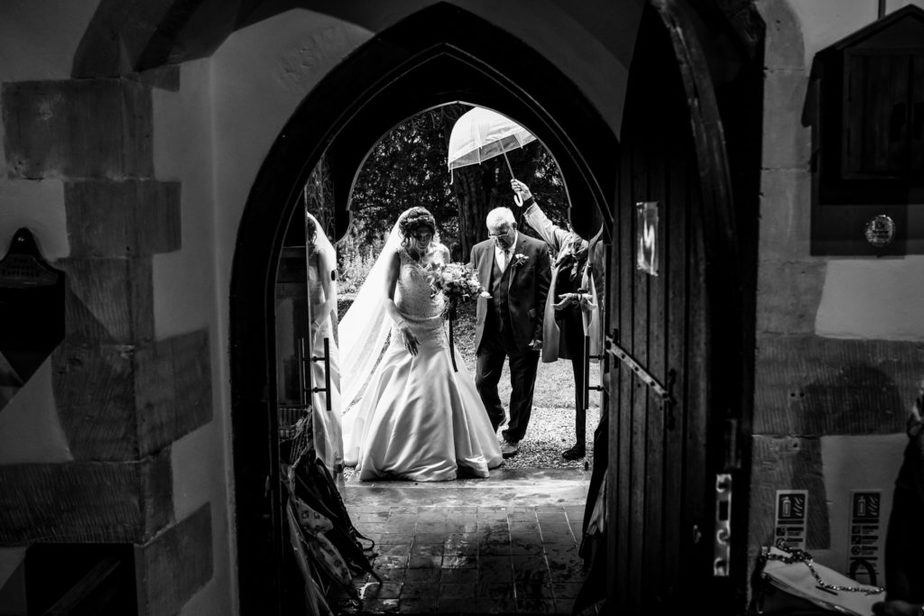 Combe Manor Barn Wedding Photography | Berkshire Wedding Photographer