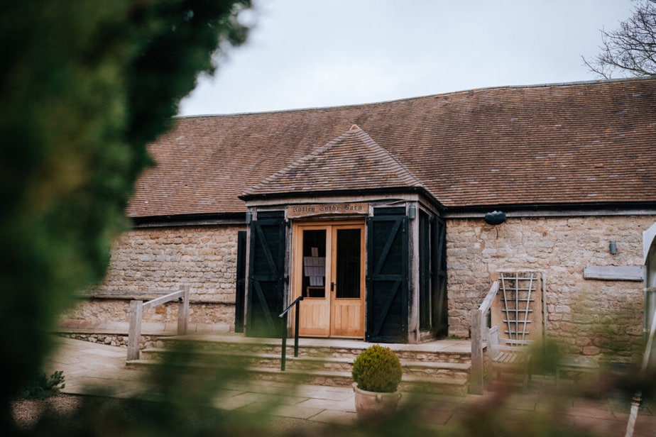 Notley Tythe Barn Wedding | Bucks Wedding Photographer
